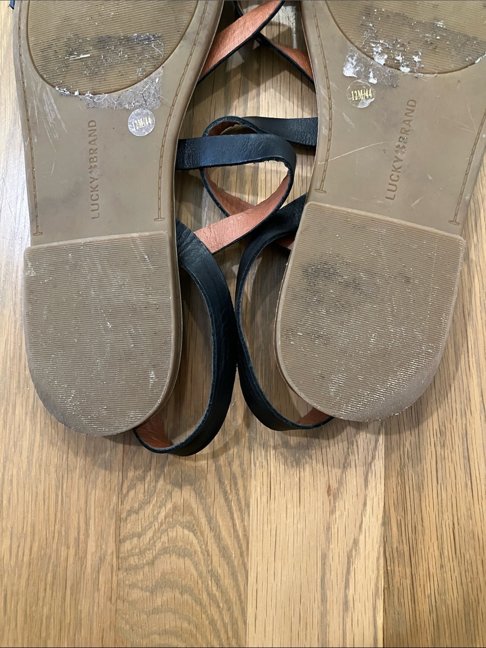 Lucky Brand Women's Black Strappy Flat Sandals - Picture 6 of 9